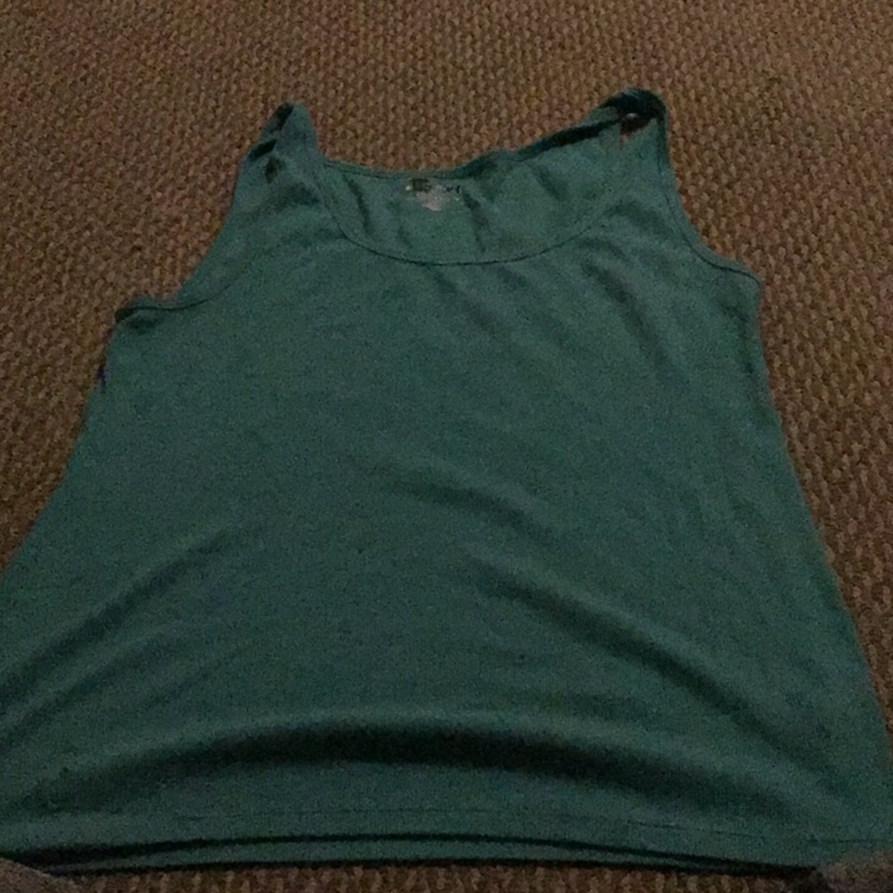 Tank tops - Picture 4 of 6